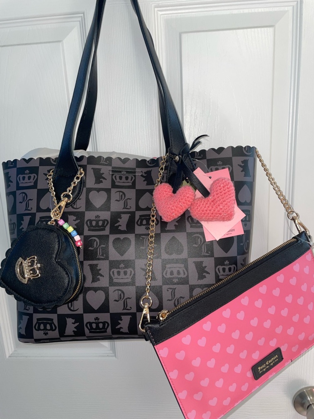 Viral Juicy Couture Black Logo Tote with Pink Heart Knit Charm - Picture 5 of 6